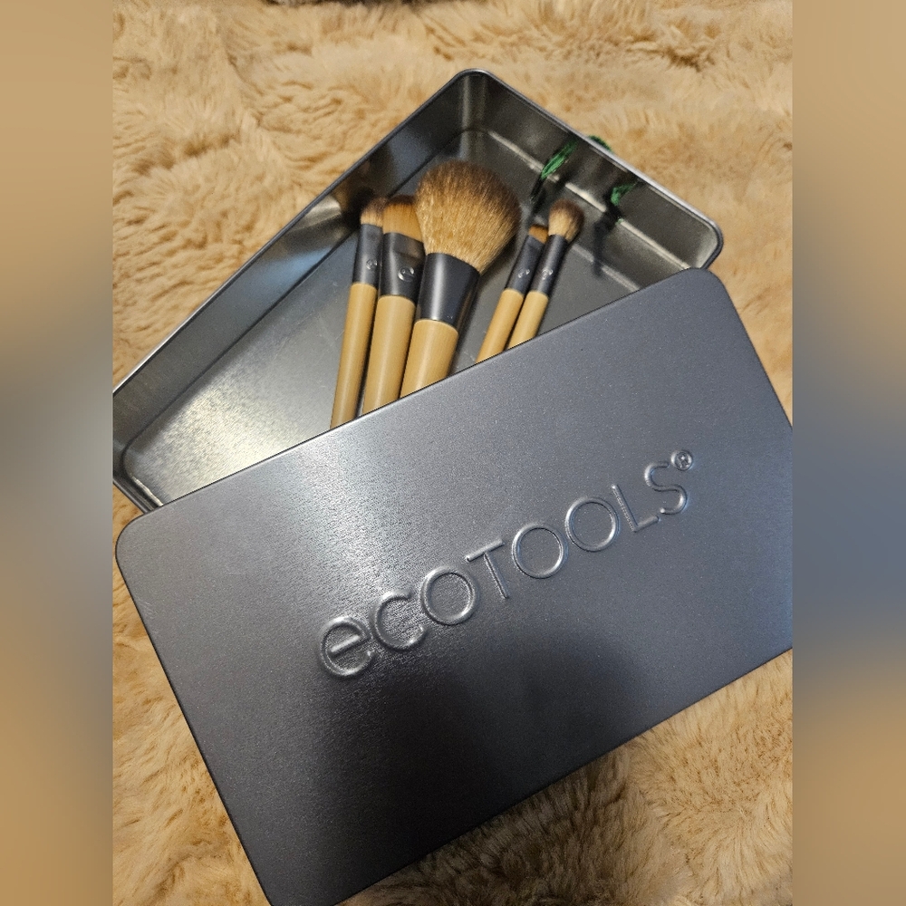 EcoTools Makeup Brush Set with Tin